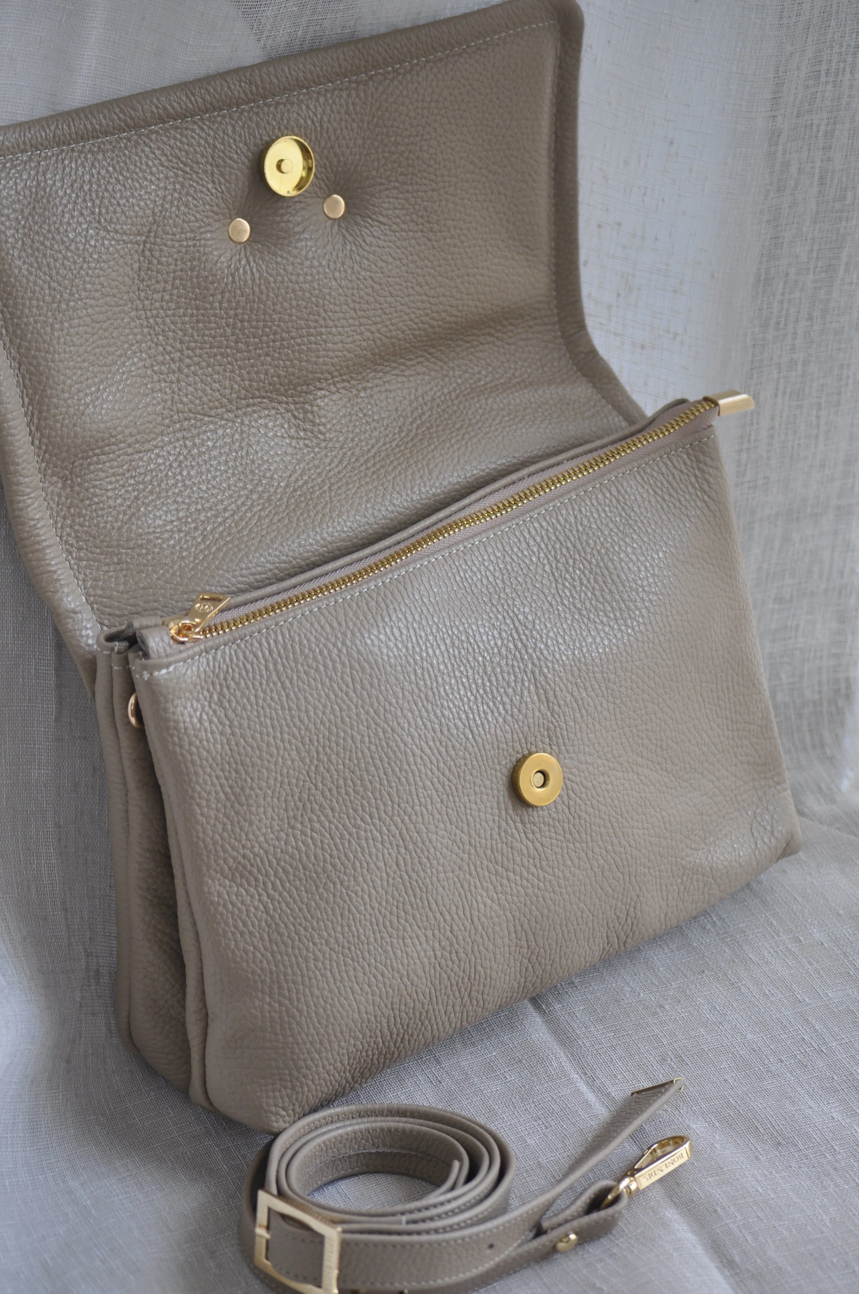 Clelia Large Leather Shoulder Bag - Taupe