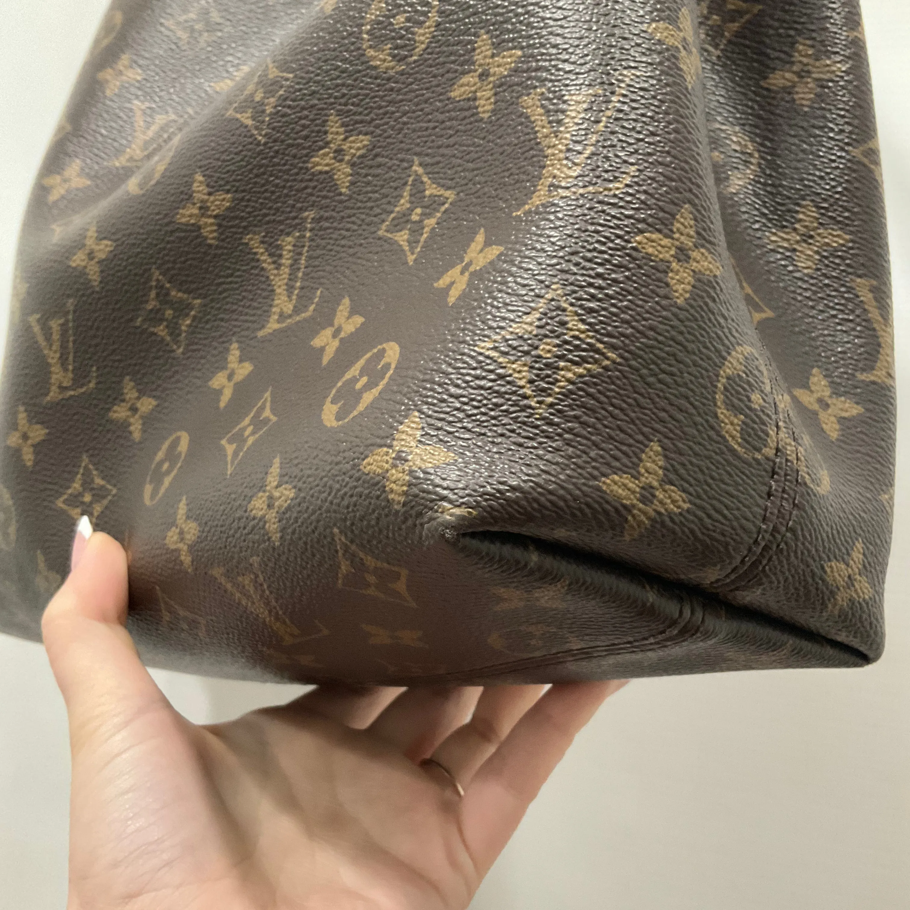 Handbag Luxury Designer Louis Vuitton, Size Small