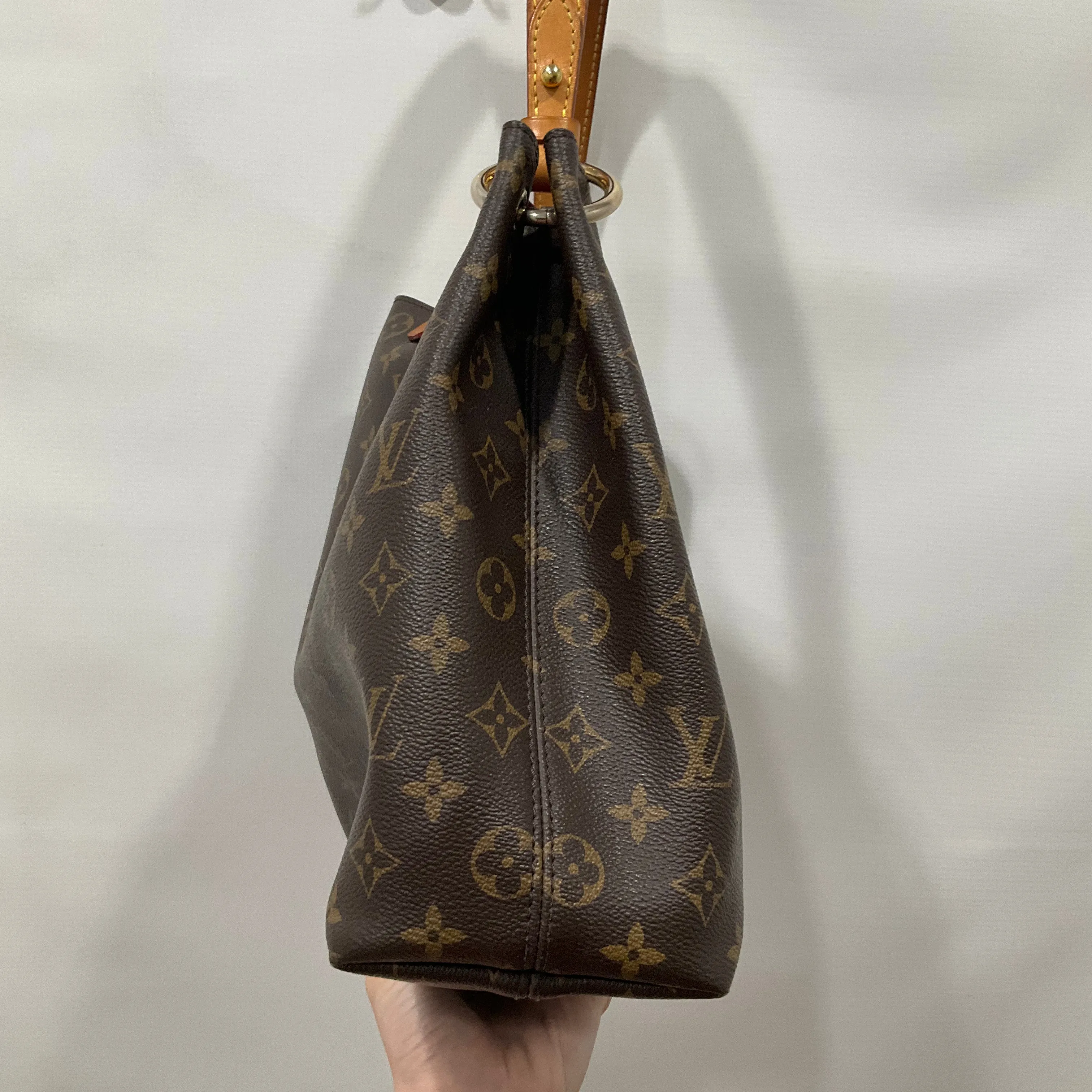 Handbag Luxury Designer Louis Vuitton, Size Small