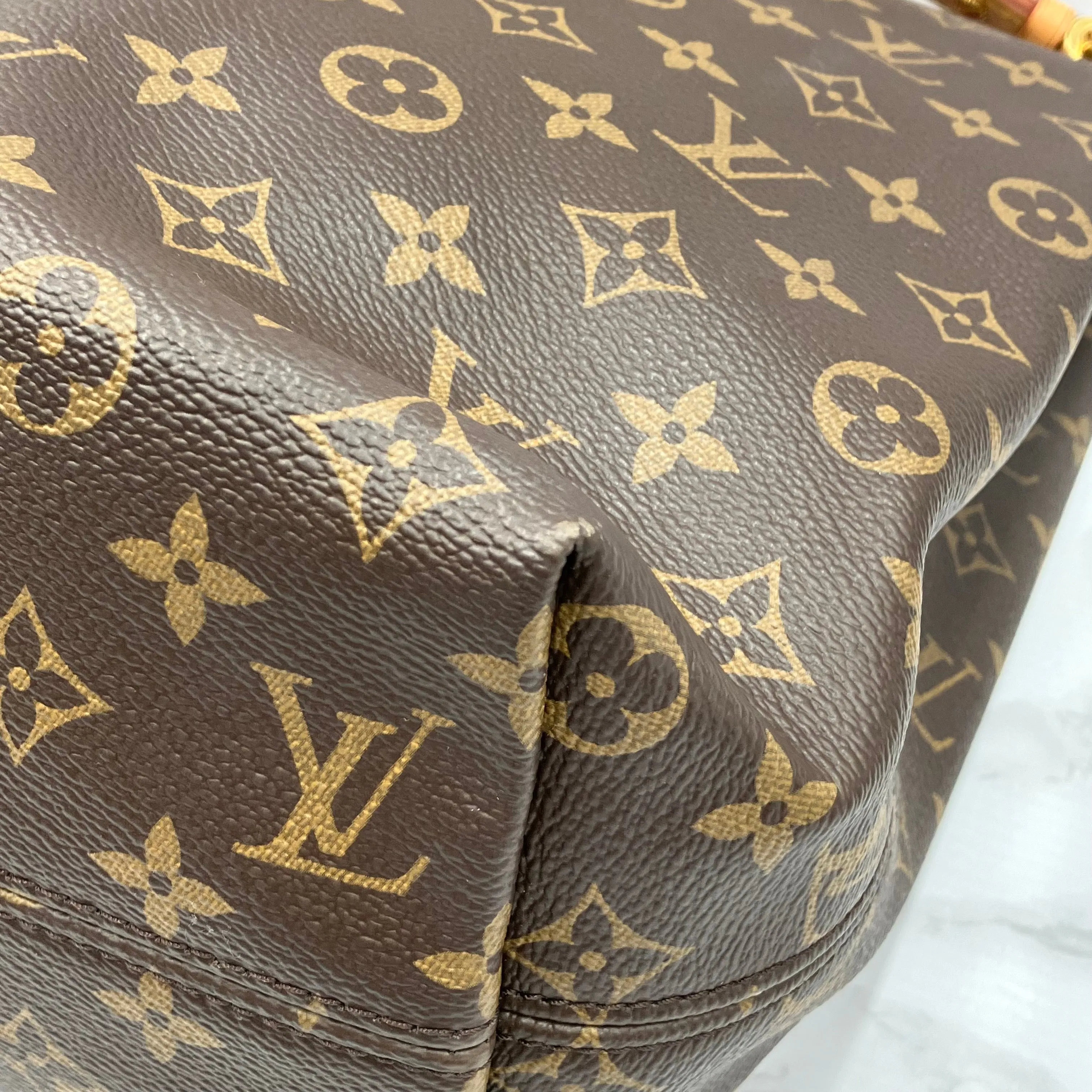 LOUIS VUITTON Graceful PM monogram