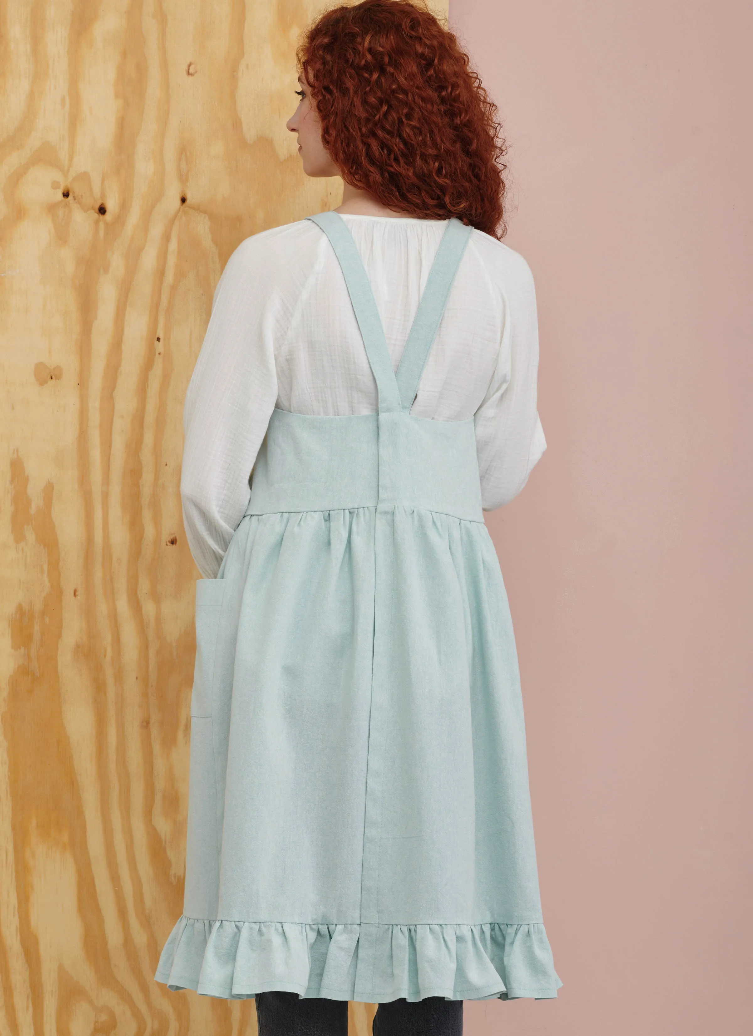 Simplicity Pattern 9805 Misses' Pinafore Aprons and Tote