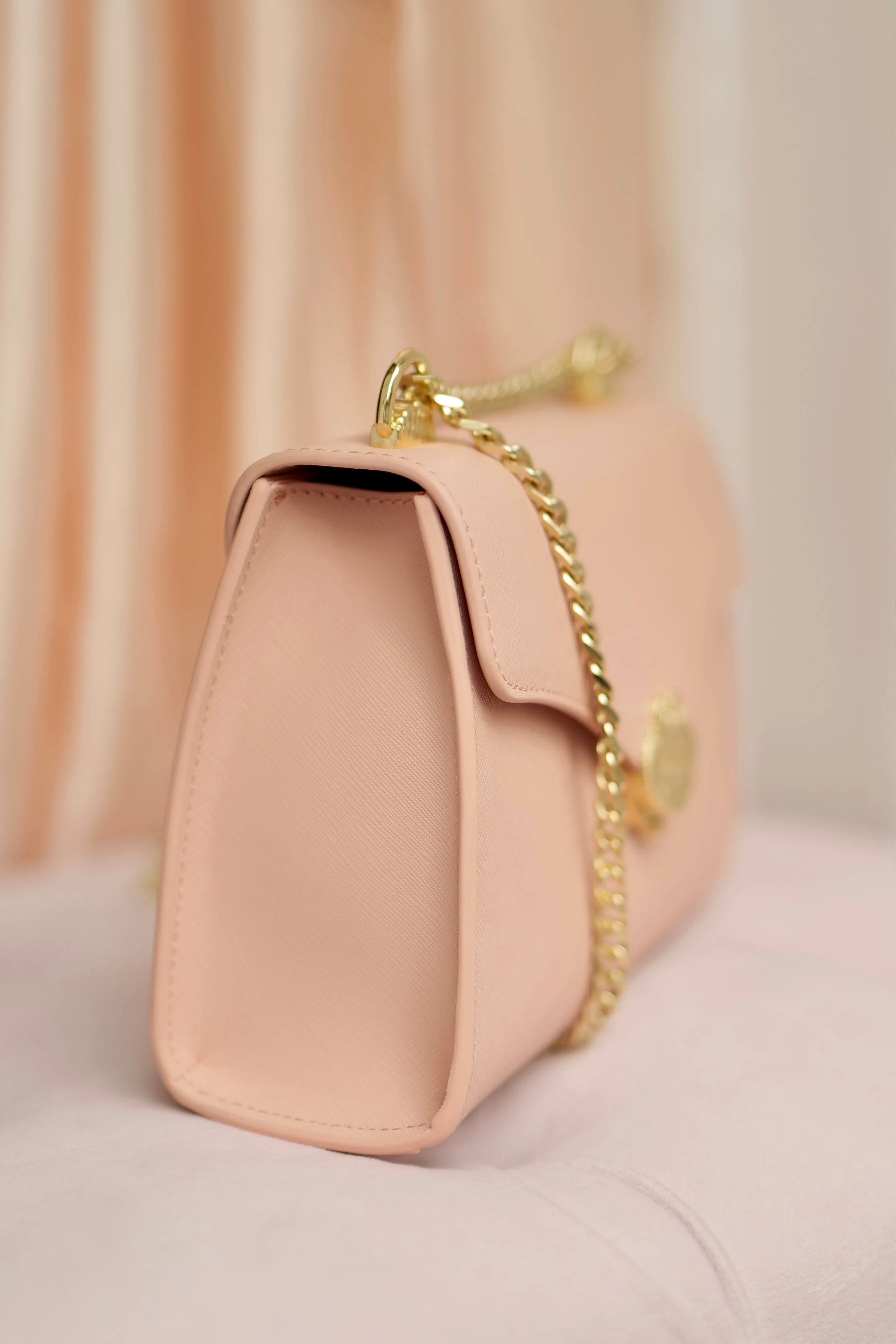 'Venus' Saffiano Leather Handbag in Rosa