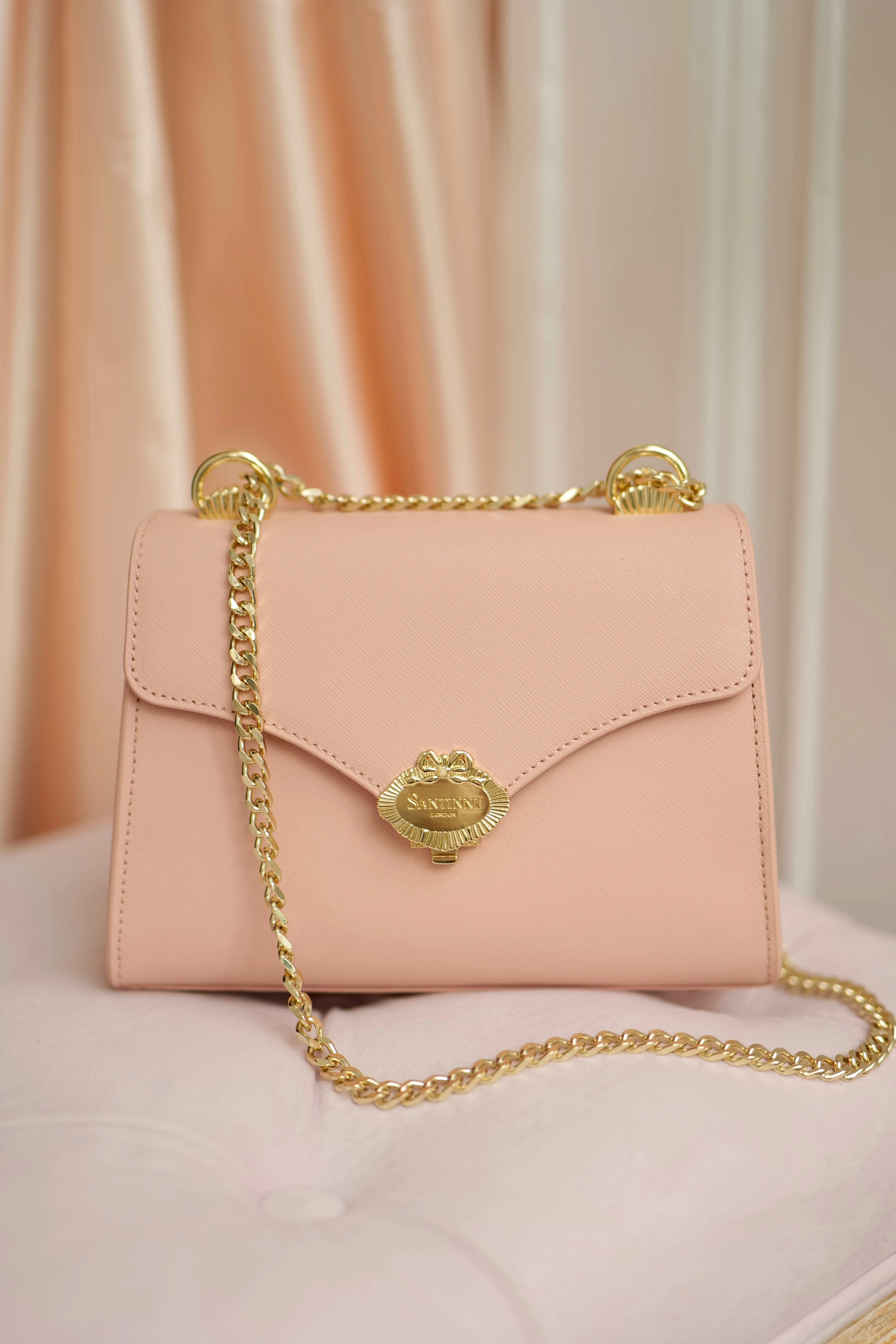 'Venus' Saffiano Leather Handbag in Rosa